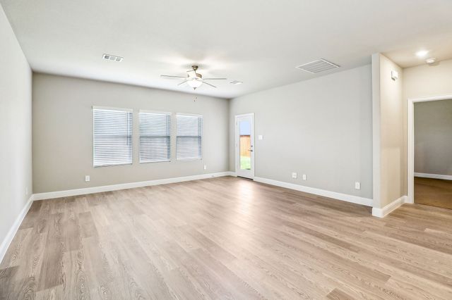 6636 Creek Edge Circle, Fort Worth, TX 76036