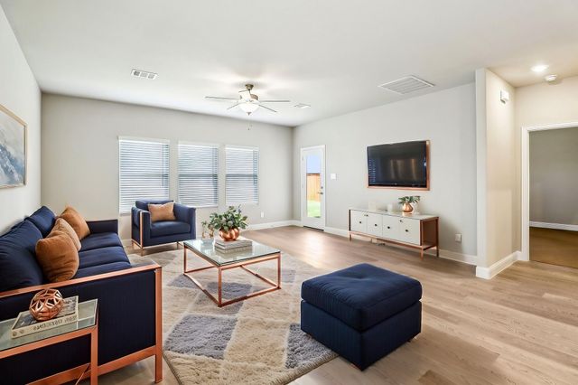 6636 Creek Edge Circle, Fort Worth, TX 76036