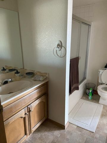 825 Mission Sierra Court, Redding, CA 96003