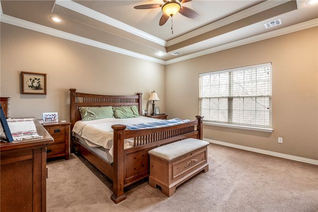 6 Chaucer Drive, Bella Vista, AR 72714