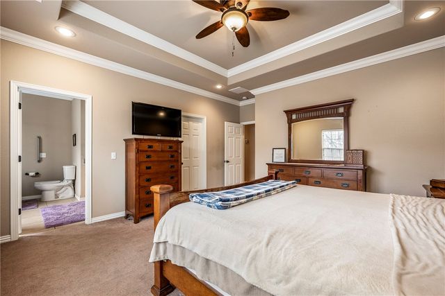 6 Chaucer Drive, Bella Vista, AR 72714