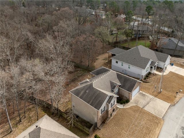 6 Chaucer Drive, Bella Vista, AR 72714