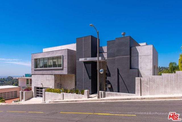 2393 Mount Olympus Drive, Los Angeles, CA 90046