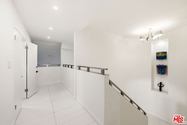 2393 Mount Olympus Drive, Los Angeles, CA 90046