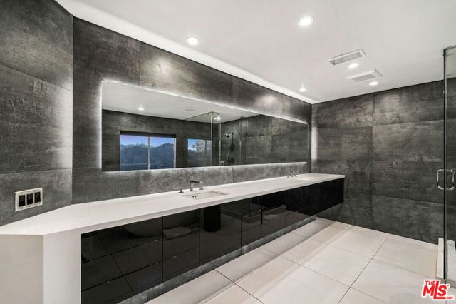2393 Mount Olympus Drive, Los Angeles, CA 90046