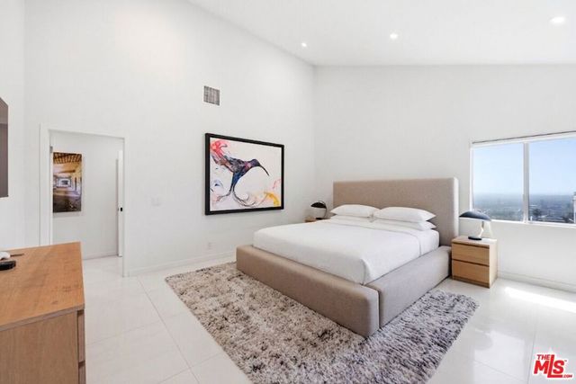 2393 Mount Olympus Drive, Los Angeles, CA 90046