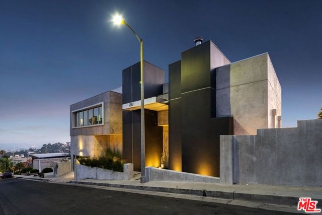 2393 Mount Olympus Drive, Los Angeles, CA 90046