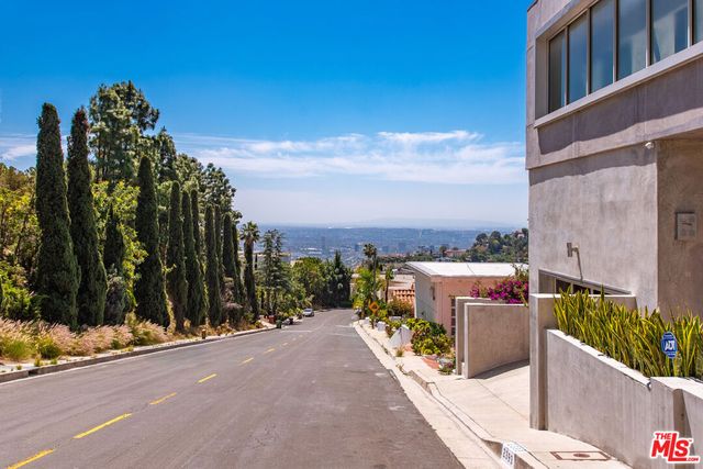 2393 Mount Olympus Drive, Los Angeles, CA 90046