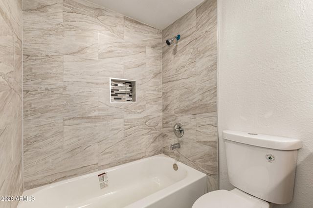 4704 E PARADISE VILLAGE Parkway 211, Phoenix, AZ 85032