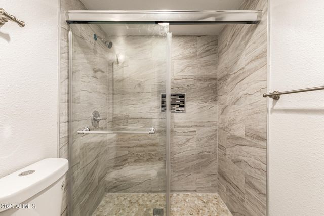 4704 E PARADISE VILLAGE Parkway 211, Phoenix, AZ 85032