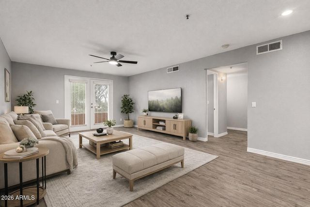 4704 E PARADISE VILLAGE Parkway 211, Phoenix, AZ 85032