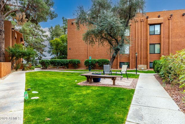 4704 E PARADISE VILLAGE Parkway 211, Phoenix, AZ 85032