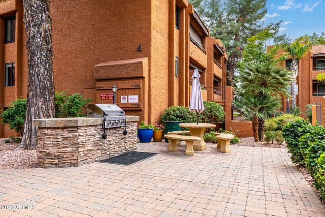 4704 E PARADISE VILLAGE Parkway 211, Phoenix, AZ 85032