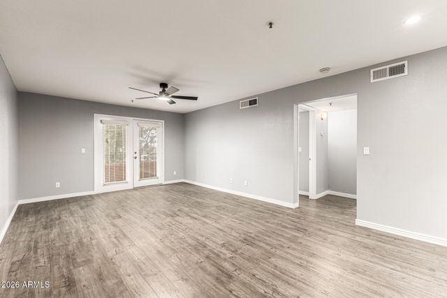 4704 E PARADISE VILLAGE Parkway 211, Phoenix, AZ 85032