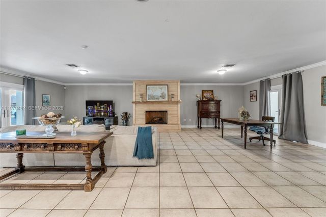 20076 SW 190th St, Miami, FL 33187