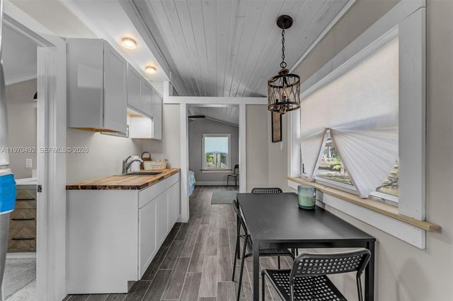 20076 SW 190th St, Miami, FL 33187