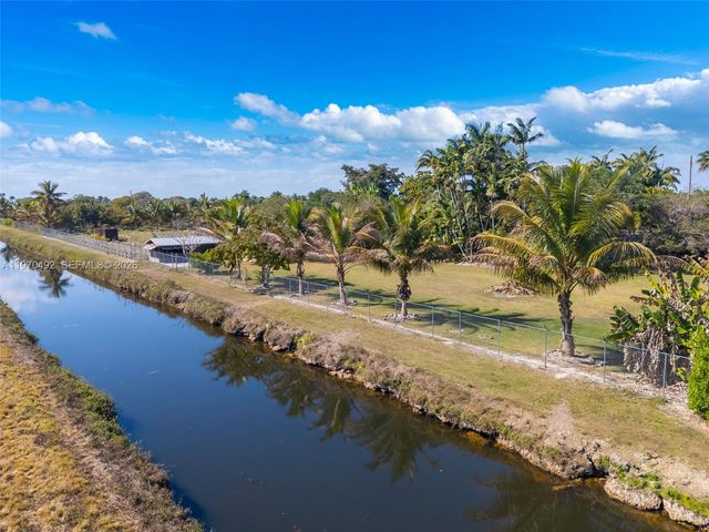 20076 SW 190th St, Miami, FL 33187