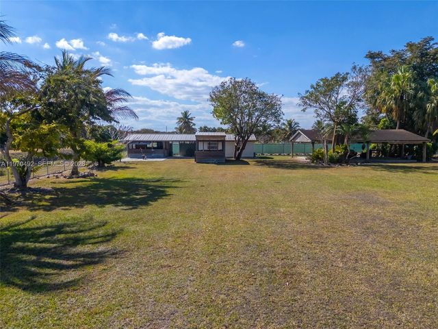 20076 SW 190th St, Miami, FL 33187