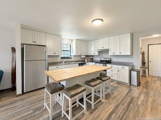 1647 Westview Court, Canyon Lake, TX 78133