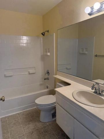 6815 Zinnia Court, Carlsbad, CA 92011