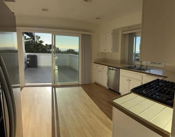 6815 Zinnia Court, Carlsbad, CA 92011