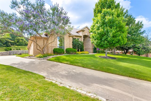 124 Cliffside Drive N, Burleson, TX 76028