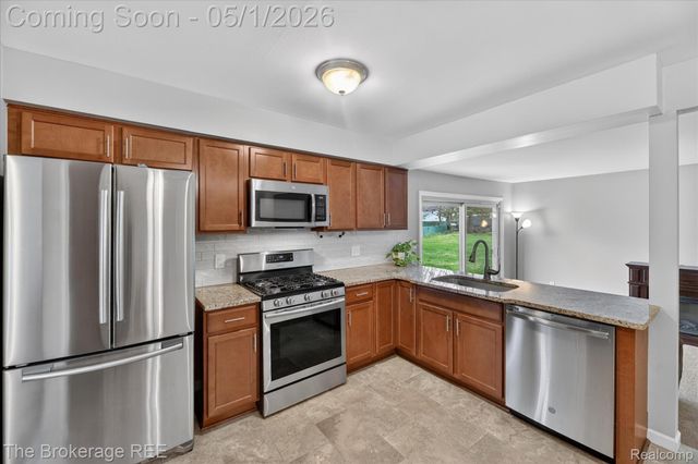 11672 De Clerck Drive, Sterling Heights, MI 48313