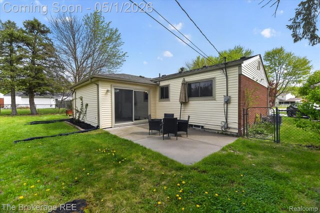 11672 De Clerck Drive, Sterling Heights, MI 48313