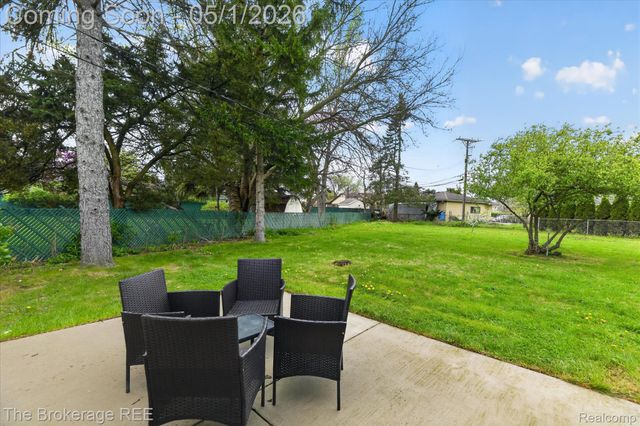 11672 De Clerck Drive, Sterling Heights, MI 48313