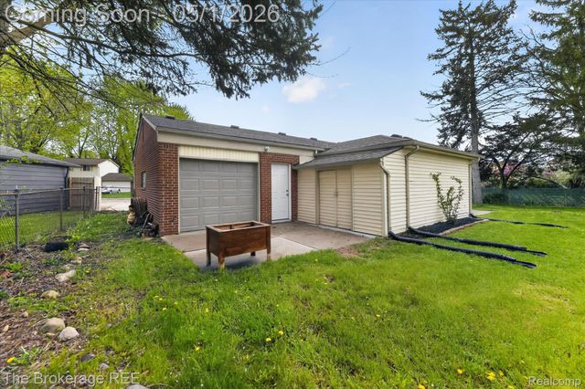 11672 De Clerck Drive, Sterling Heights, MI 48313