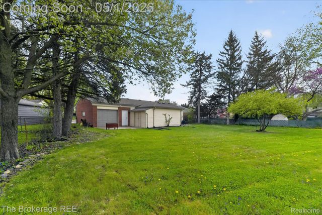 11672 De Clerck Drive, Sterling Heights, MI 48313
