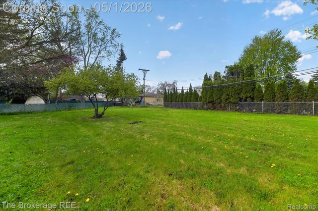 11672 De Clerck Drive, Sterling Heights, MI 48313