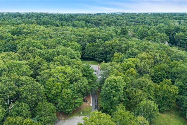 3 Leone Lane, Mendon, MA 01756