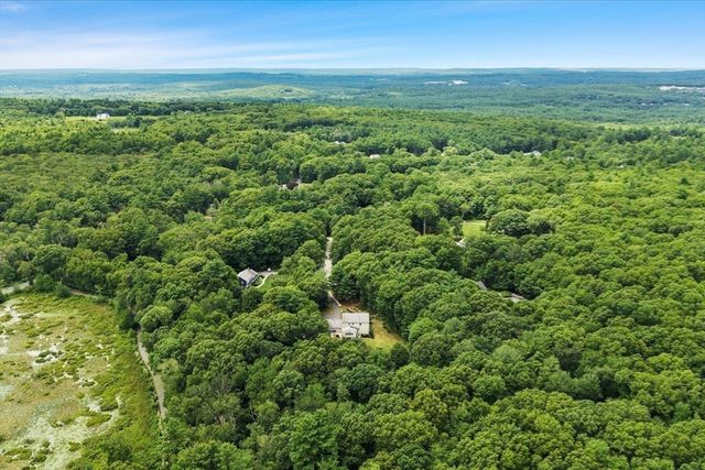 3 Leone Lane, Mendon, MA 01756
