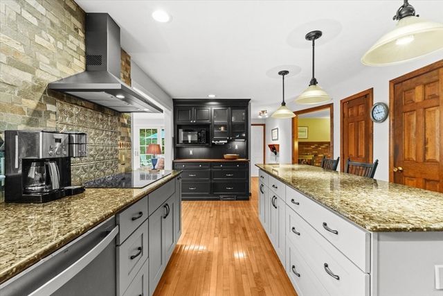 3 Leone Lane, Mendon, MA 01756