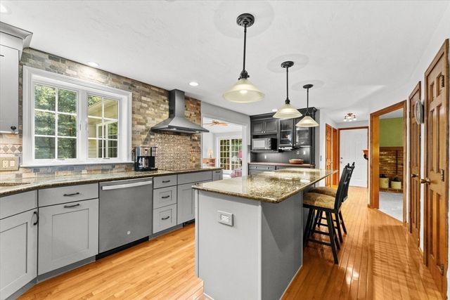 3 Leone Lane, Mendon, MA 01756