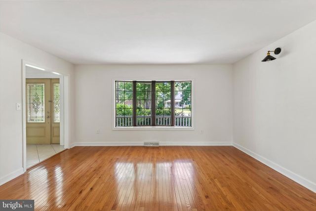 25 ACORN LN, Cape May Court House, NJ 08210