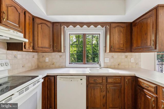 25 ACORN LN, Cape May Court House, NJ 08210