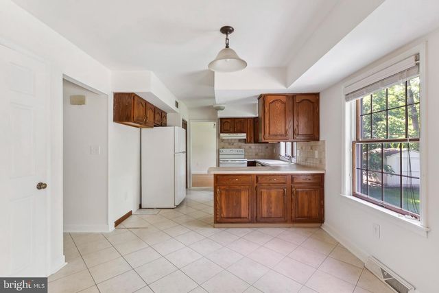 25 ACORN LN, Cape May Court House, NJ 08210