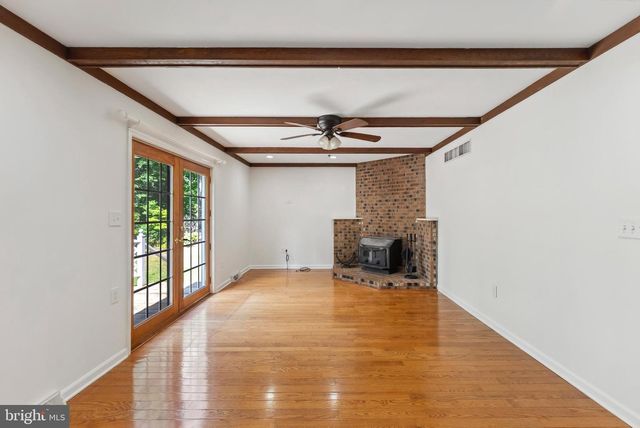 25 ACORN LN, Cape May Court House, NJ 08210