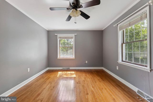 25 ACORN LN, Cape May Court House, NJ 08210