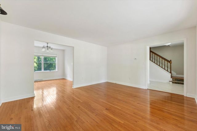 25 ACORN LN, Cape May Court House, NJ 08210