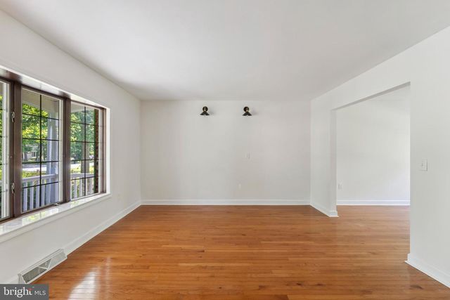 25 ACORN LN, Cape May Court House, NJ 08210