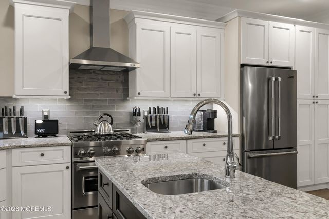 15 Cove Road, Toms River, NJ 08753