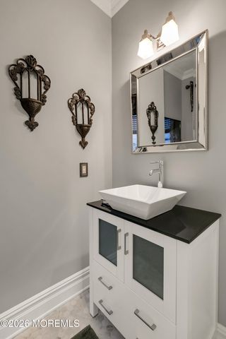 15 Cove Road, Toms River, NJ 08753