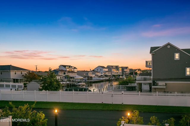 15 Cove Road, Toms River, NJ 08753