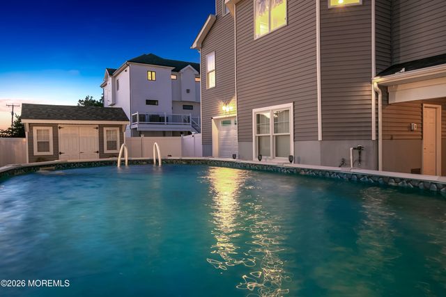 15 Cove Road, Toms River, NJ 08753