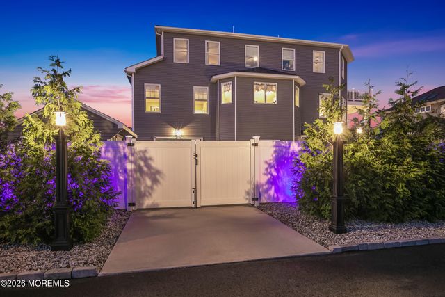 15 Cove Road, Toms River, NJ 08753