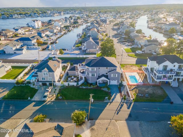 15 Cove Road, Toms River, NJ 08753