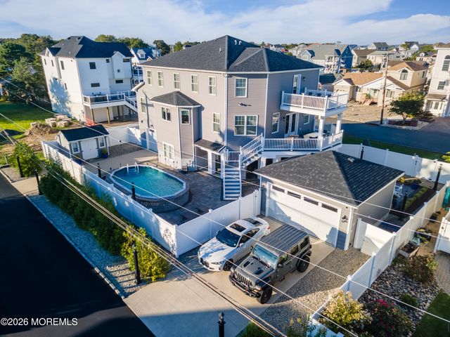 15 Cove Road, Toms River, NJ 08753